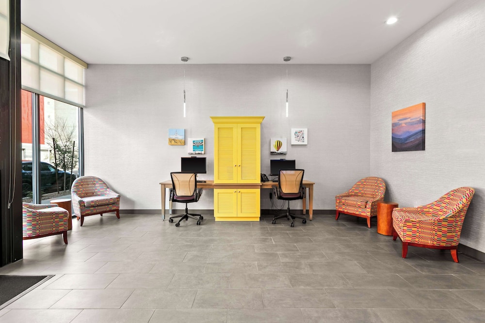 Home2 Suites by Hilton Phoenix Downtown - photo 40