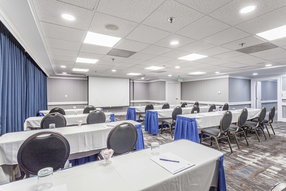 DoubleTree by Hilton Hotel Memphis - photo 57