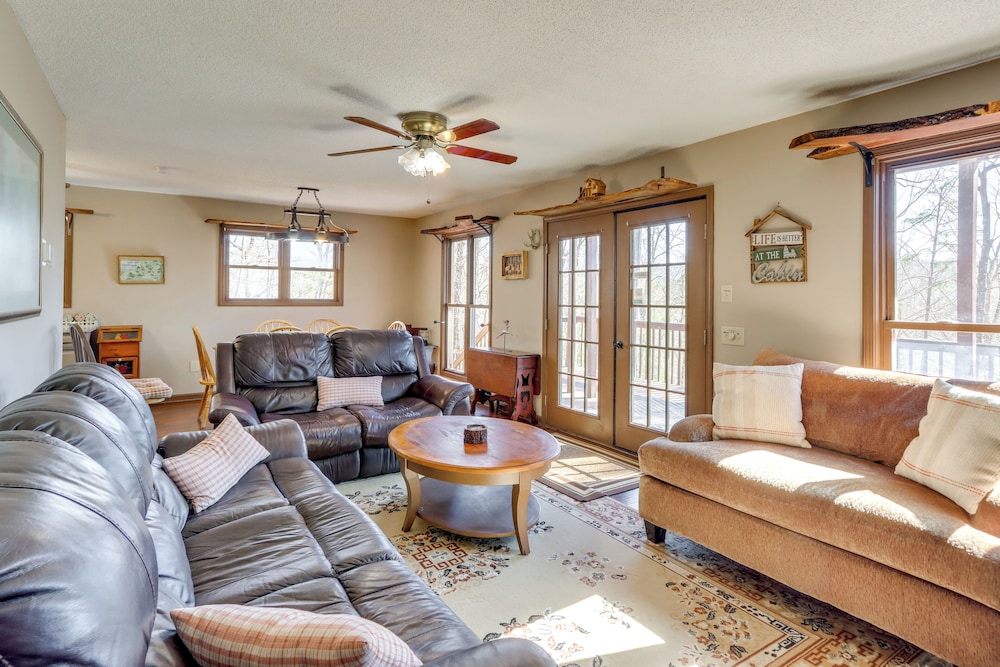 Ellijay Resort Cabin with Fire Pit Decks And Hot Tub - photo 4
