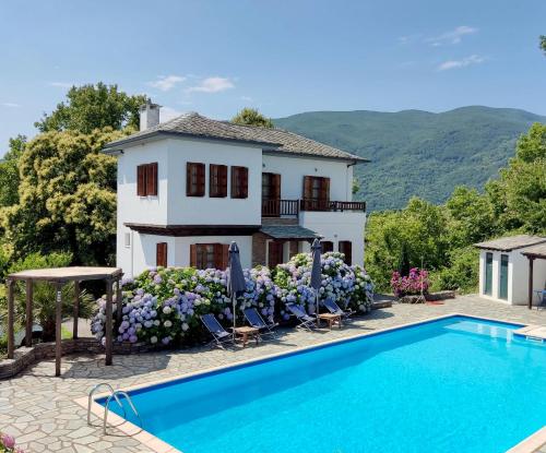 Vrionis House — 4-Star Luxury Hotel in Agios Dimitrios, Greece