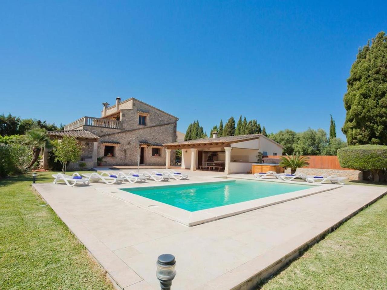 Villa Cifre Alcudia — 4-Star Luxury Hotel in Alcudia, Spain