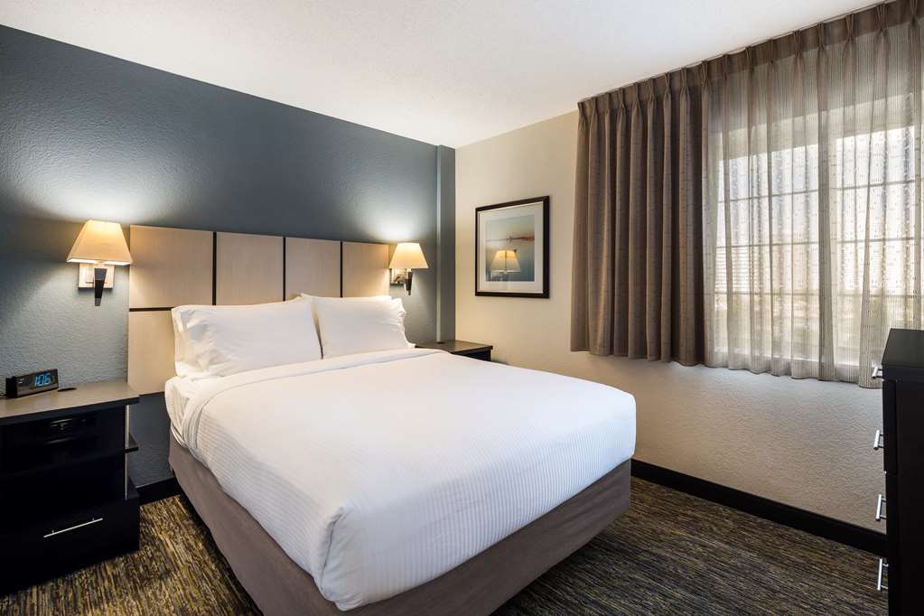 Sonesta Simply Suites Detroit Warren - photo 9