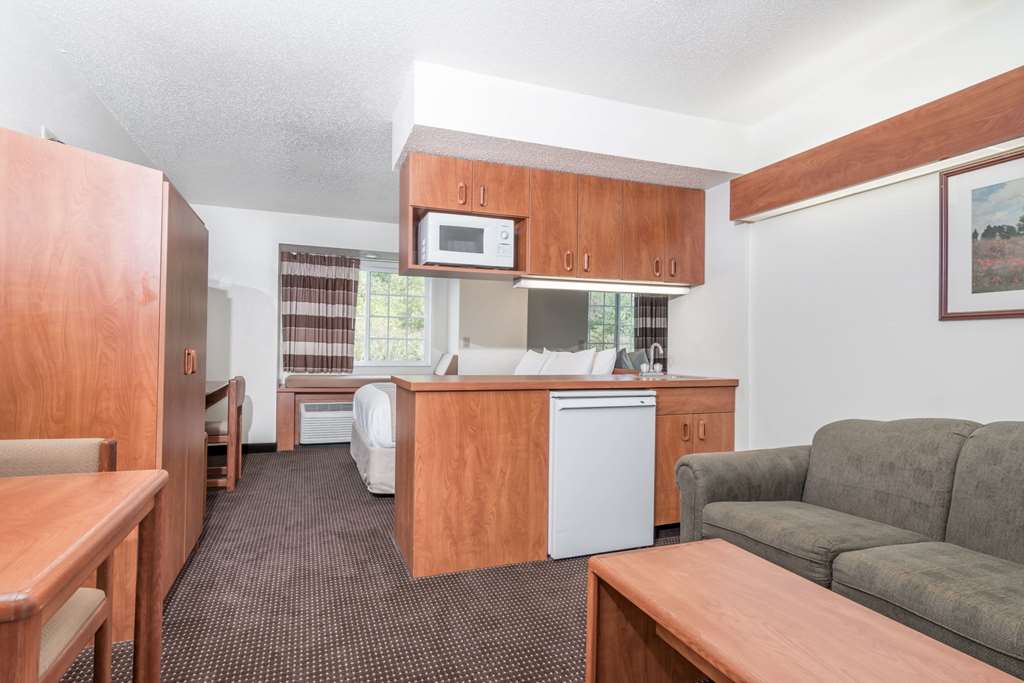 Microtel Inn & Suites by Wyndham Rice Lake - photo 10