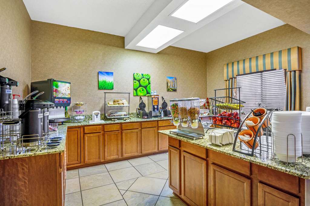 La Quinta Inn by Wyndham Columbia SE Fort Jackson - photo 39