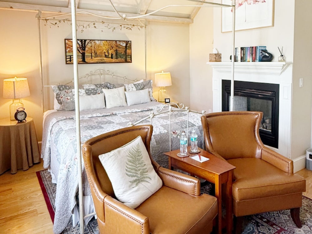 Four Columns Inn - photo 23