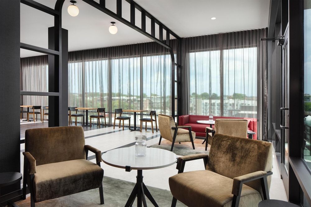 Embassy Suites By Hilton Chattanooga Downtown - photo 61