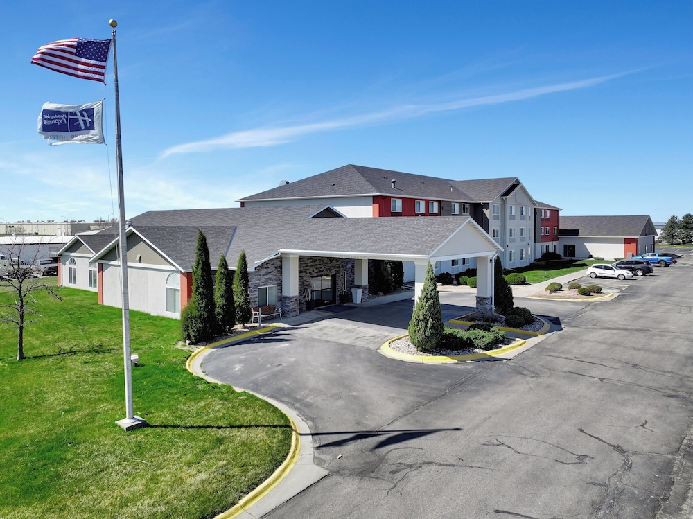 Holiday Inn Express Hotel & Suites Beatrice by IHG - photo 147