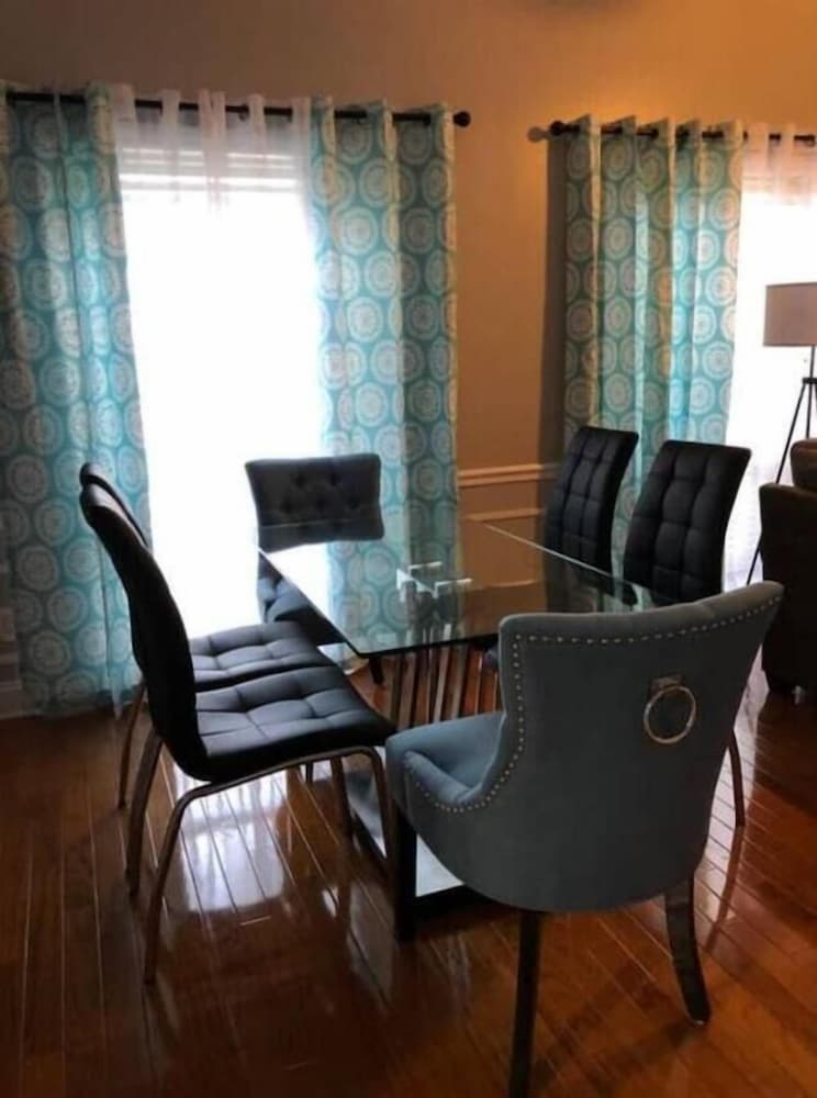 6149 Sandcrest Next TO Universal. 8 Beds. Pool. Very Clean - photo 34