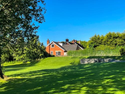 Fairway House — 4-Star Luxury Hotel in Carrickfergus, United Kingdom