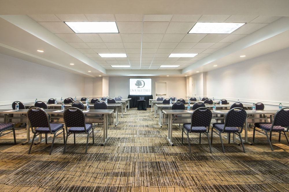 DoubleTree By Hilton San Diego Hotel Circle - photo 28