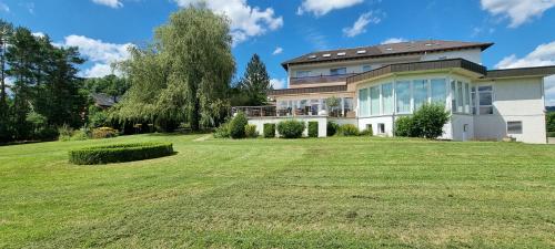 Hotel Sonnenhof — Luegde