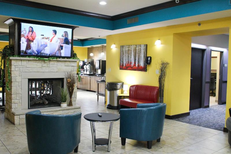 Parkwood Inn & Suites - photo 12