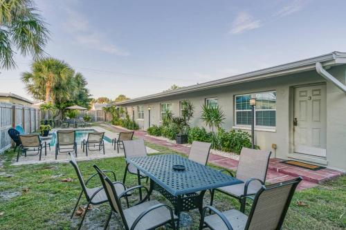 Entire Villa Sleeps 16 Heated Pool East of A1A — 4-Star Luxury Hotel in Cocoa Beach, United States