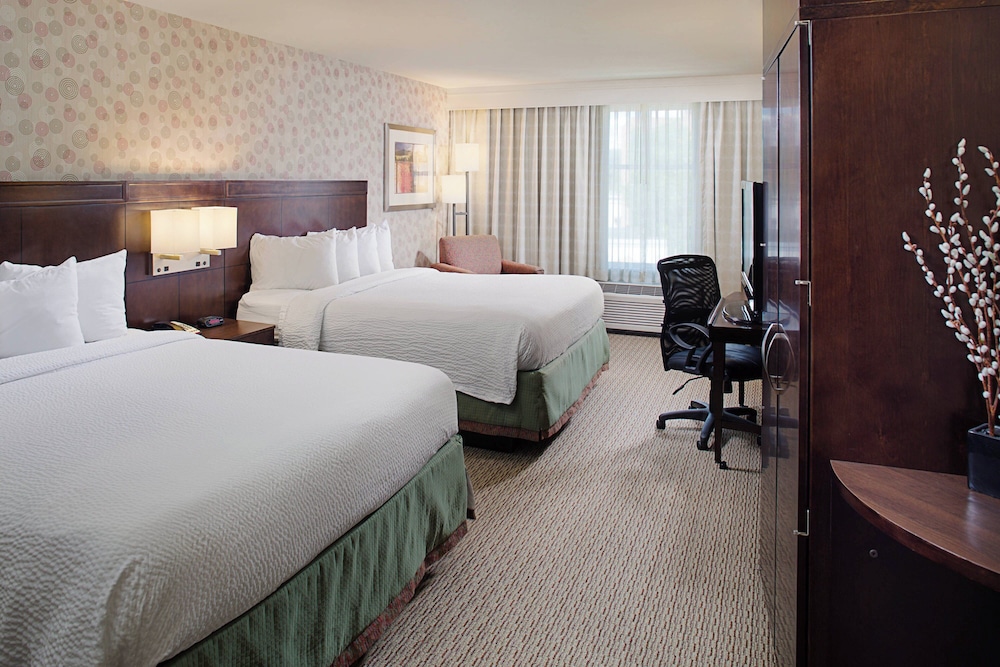 Courtyard by Marriott Keene Downtown - photo 18