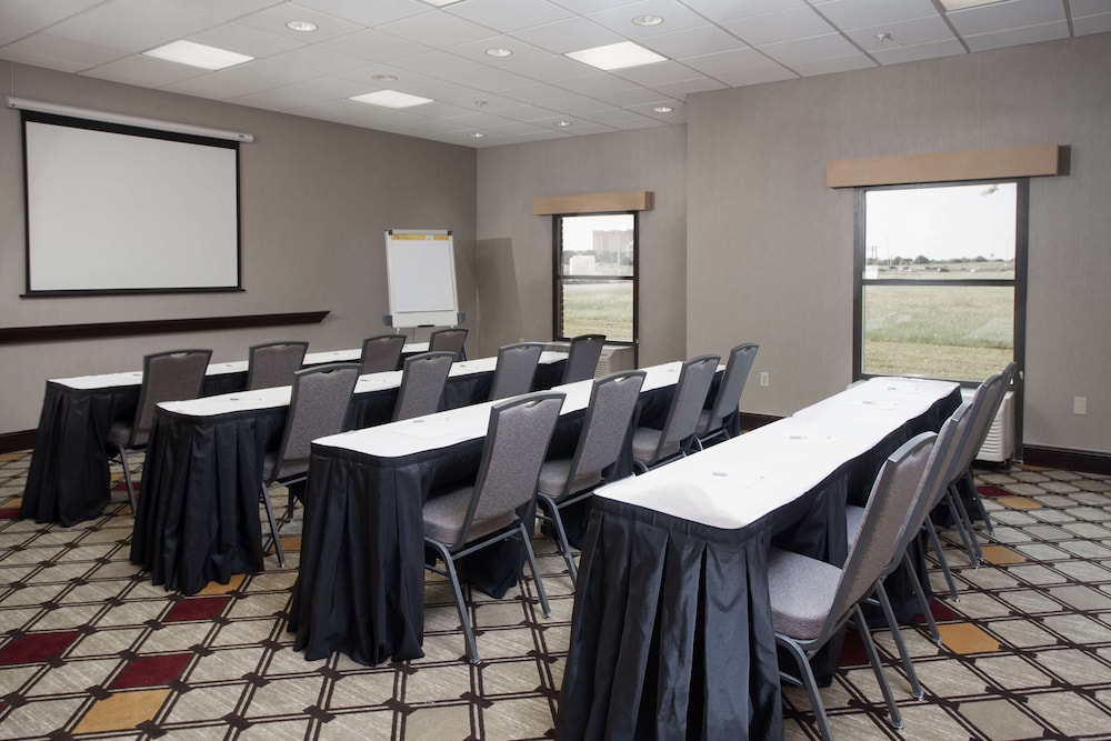 Hampton Inn & Suites Dallas DFW Airport North Grapevine - photo 37