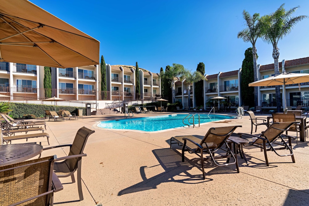 Best Western Plus Royal Oak Hotel - photo 25
