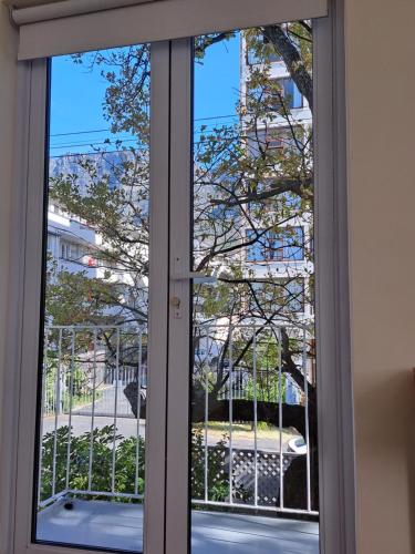 Table Mountain views modern lots of natural light with parking