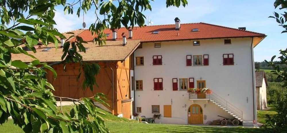 Agritur Maso San Bartolomeo — Romeno