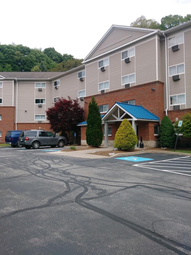 Intown Suites Extended Stay Pittsburg PA - photo 19