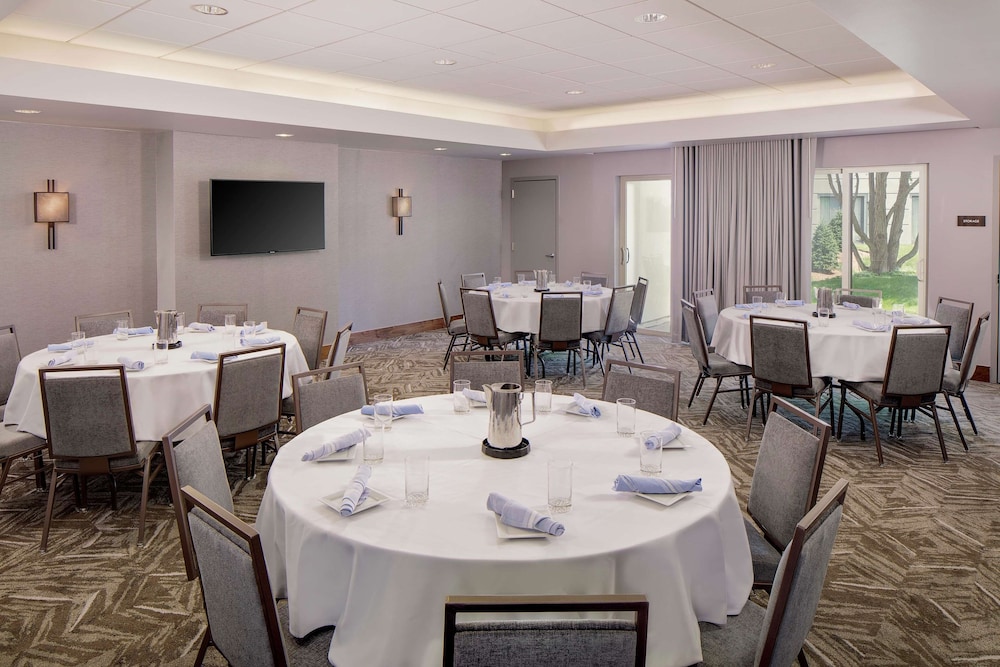 Embassy Suites by Hilton Boston Marlborough - photo 32