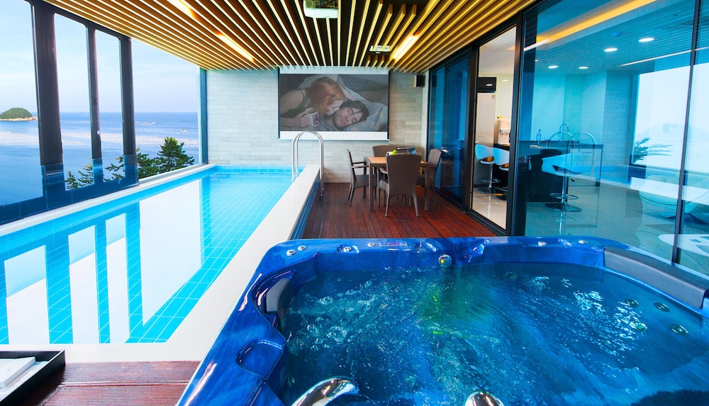 High Class 153 - carbon neutral hotel in Yeosu