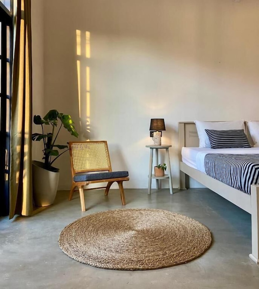 Beachside Stay Steps from Mawella Beach in Unknown City, Sri Lanka