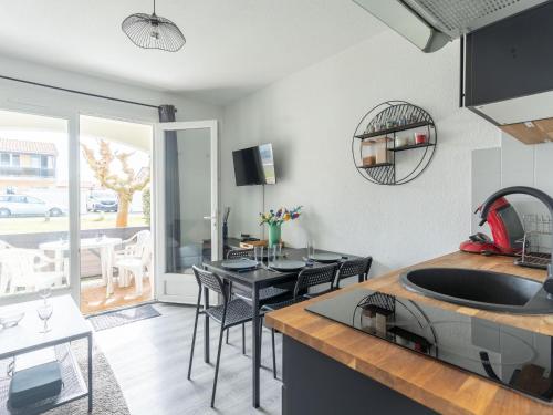 Joli Appartement proche de l'Océan à Biscarrosse 4 pers Parking FR 1 319 502 — 4-Star Luxury Hotel in Biscarrosse, France