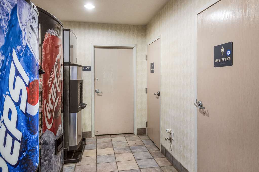Econo Lodge Morristown - photo 20