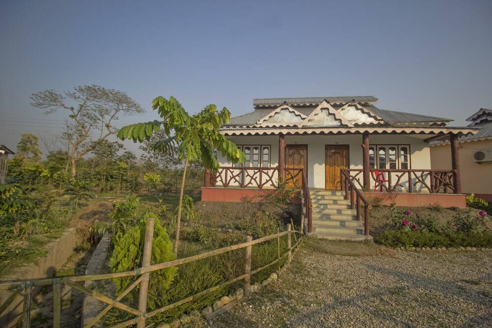 OYO 30159 Resort Sonar Gaon — hotel in Jalpaiguri