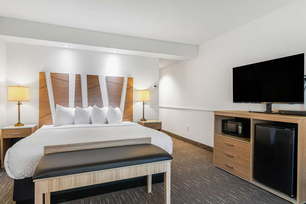 Best Western Plus Westgate Inn & Suites - photo 18