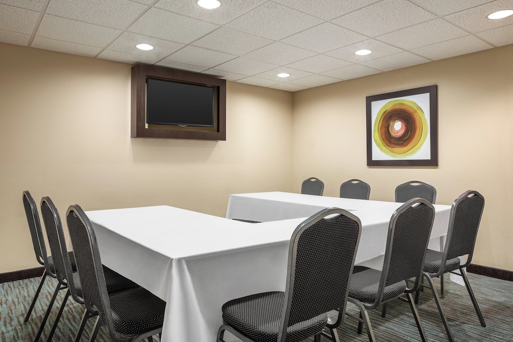 Holiday Inn Express & Suites Colorado Springs Central by IHG - photo 72