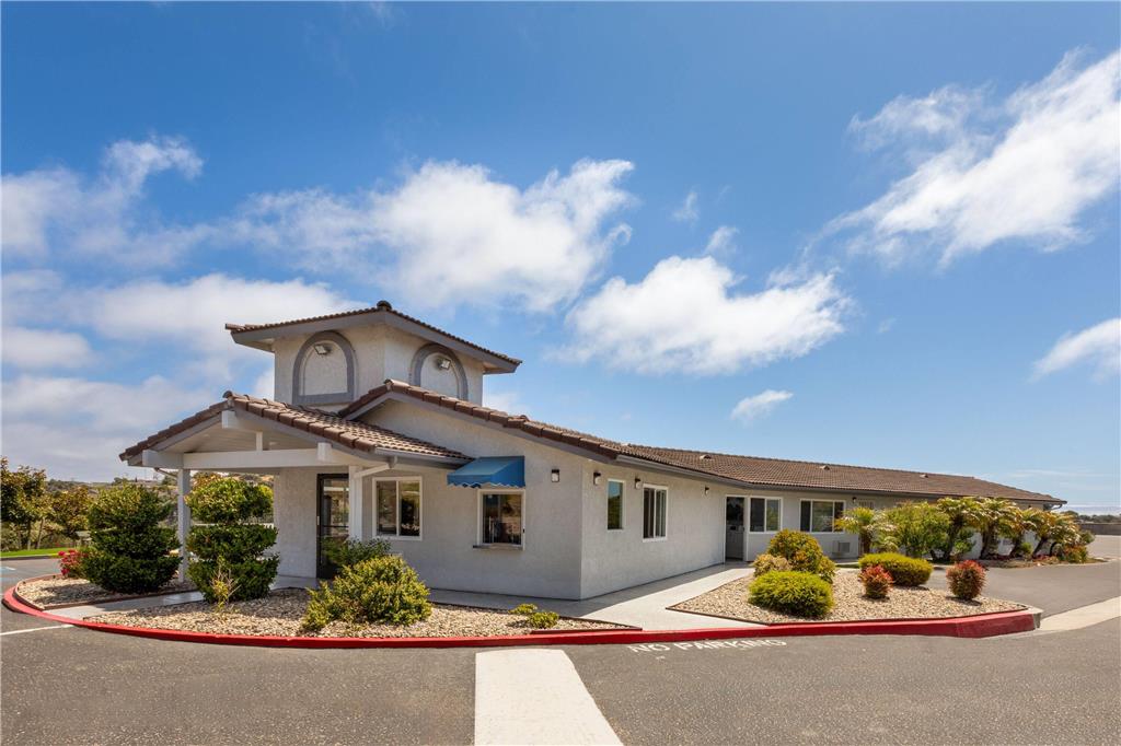 Days Inn by Wyndham Arroyo Grande Pismo Beach - photo 2
