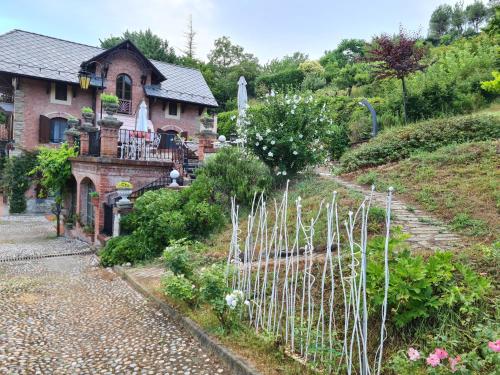 Villa la Favorita — 4-Star Luxury Hotel in Alba, Italy
