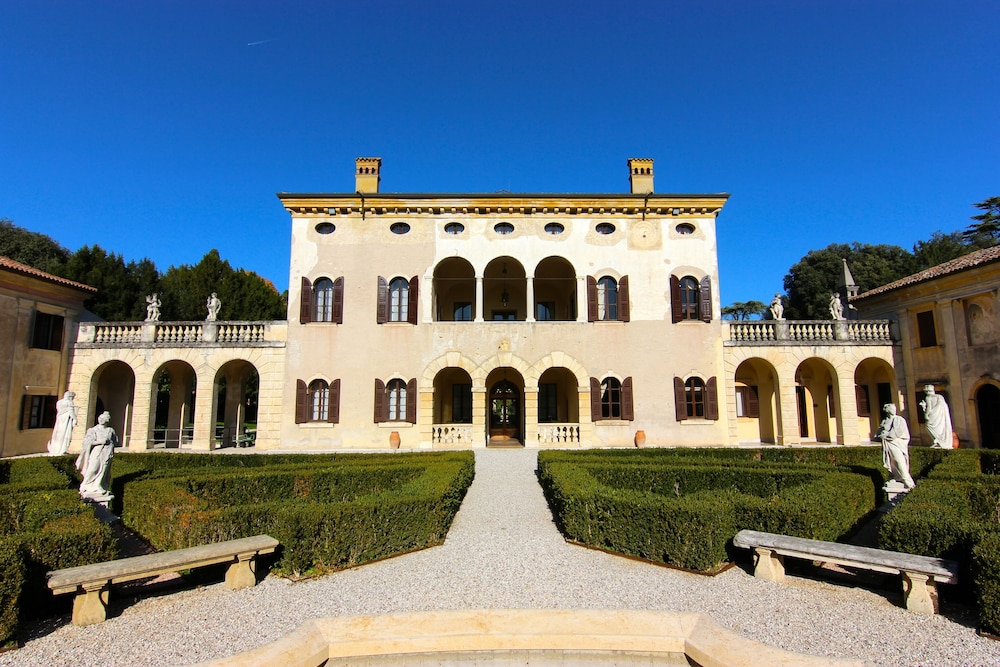 Hotel Villa Giona in San Pietro In Cariano, Italy