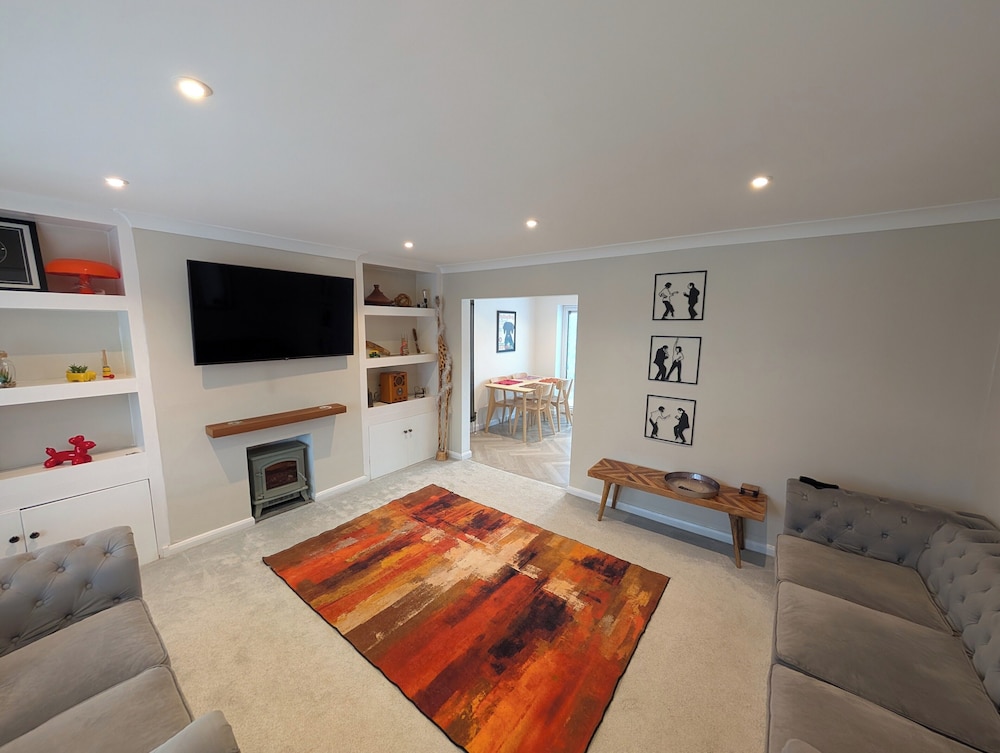 3 Bed sleeps 5 garden parking pets in Carlisle, United Kingdom