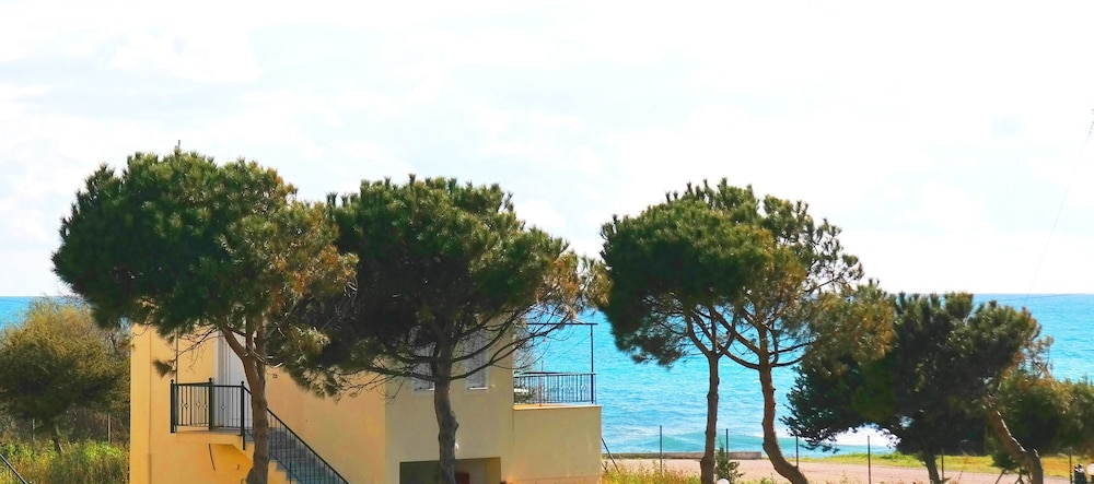 Romanos Beach Villas — 4-Star Luxury Hotel in Pylos, Greece
