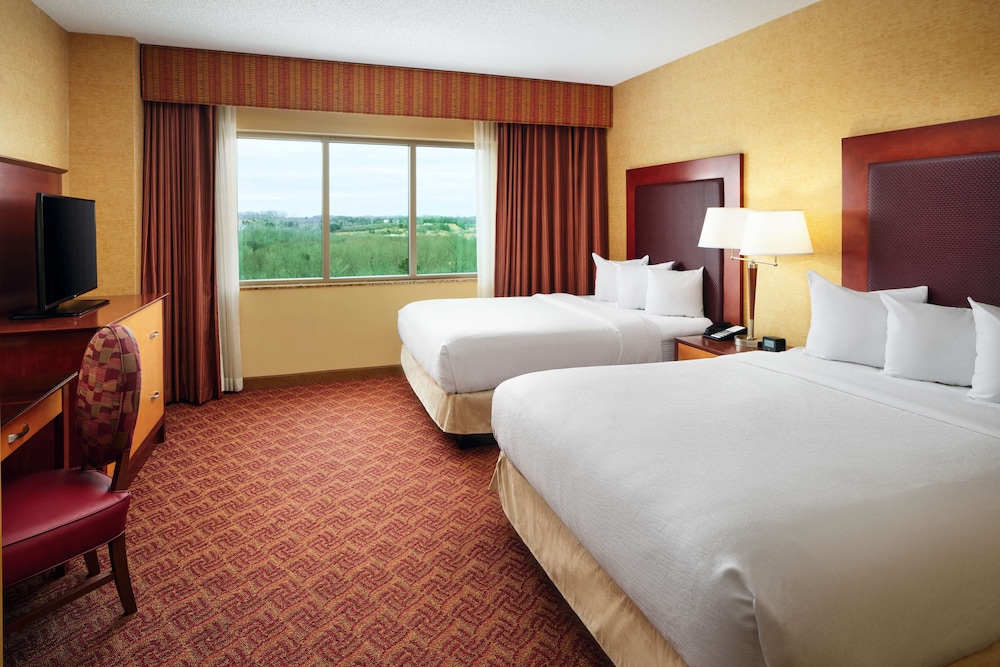 Embassy Suites by Hilton Charlotte Concord Golf Resort & Spa - photo 16