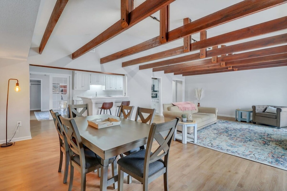 Eagle Creek Loft Close to Shops Food GSU — 4-Star Luxury Hotel in Statesboro, United States