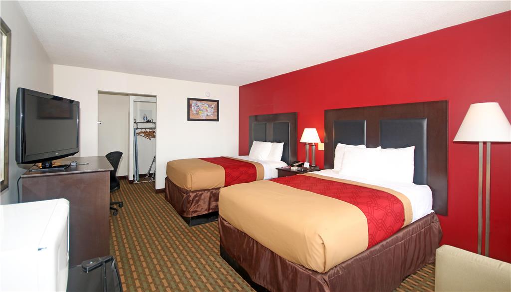 Econo Lodge Pilot Mountain - photo 10
