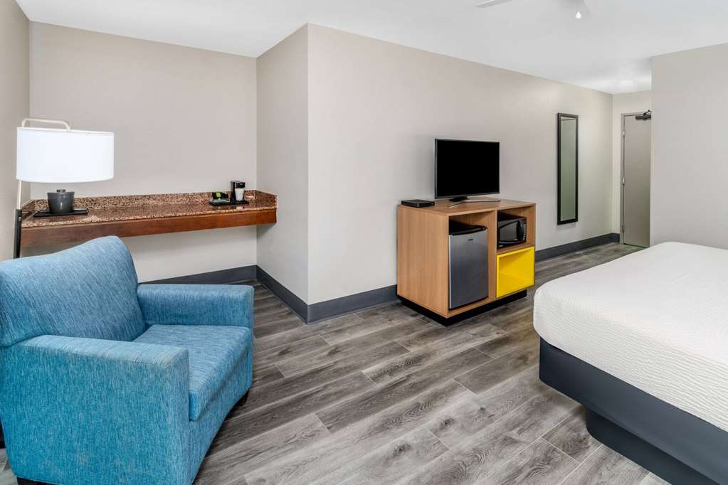 Days Inn by Wyndham Lamar - photo 15