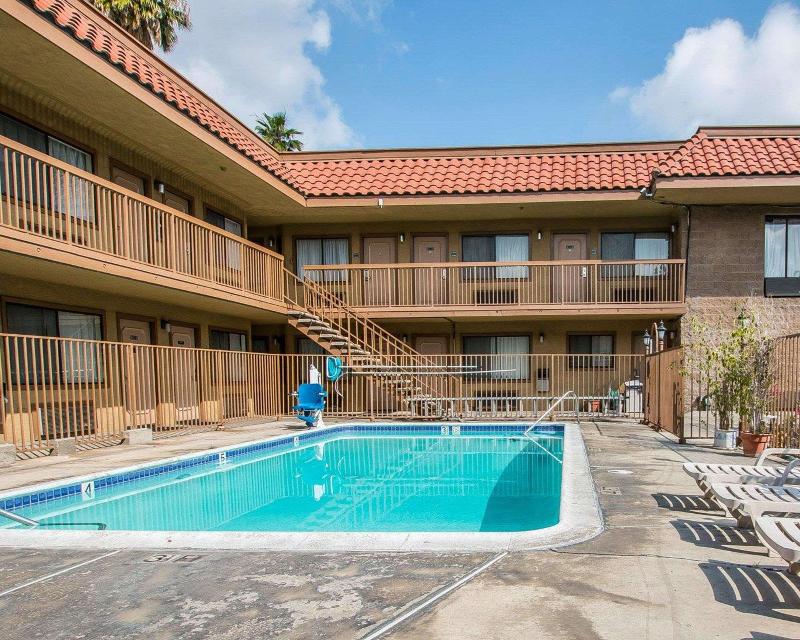 Palm Inn Hotel near Tyler Mall Riverside - photo 27