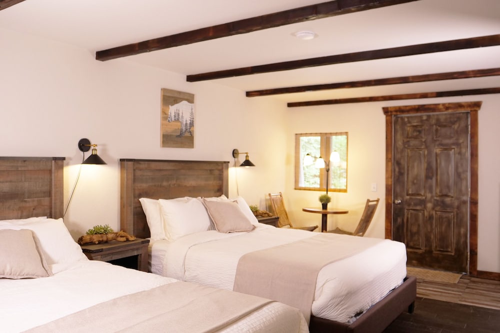 Paradise Village Hotel - photo 10