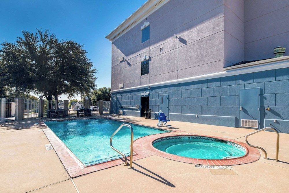 Comfort Suites Roanoke Fort Worth North - photo 22