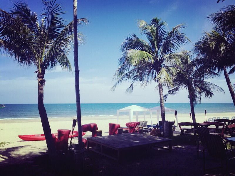 Jack Beach Resort - carbon neutral hotel in Thap Sakae
