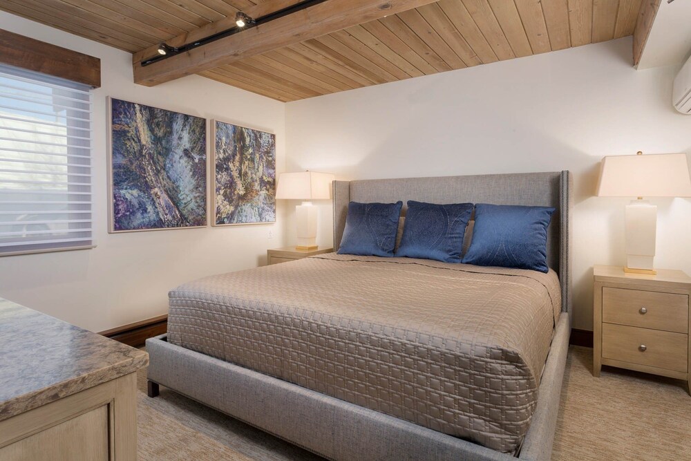 Deluxe 2 Bedroom Apartments at Resort with Outdoor Pool & Hot Tub - photo 8