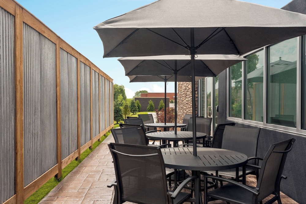 Fairfield Inn & Suites by Marriott Milwaukee West - photo 23
