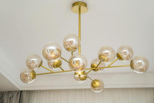 Stylish and Spacious 1Bedroom Apartment with King Bed in Prime Location
