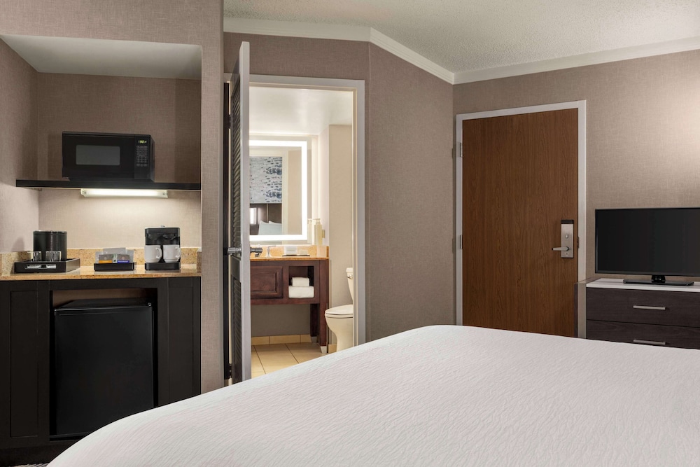 Embassy Suites by Hilton Kansas City Overland Park - photo 27