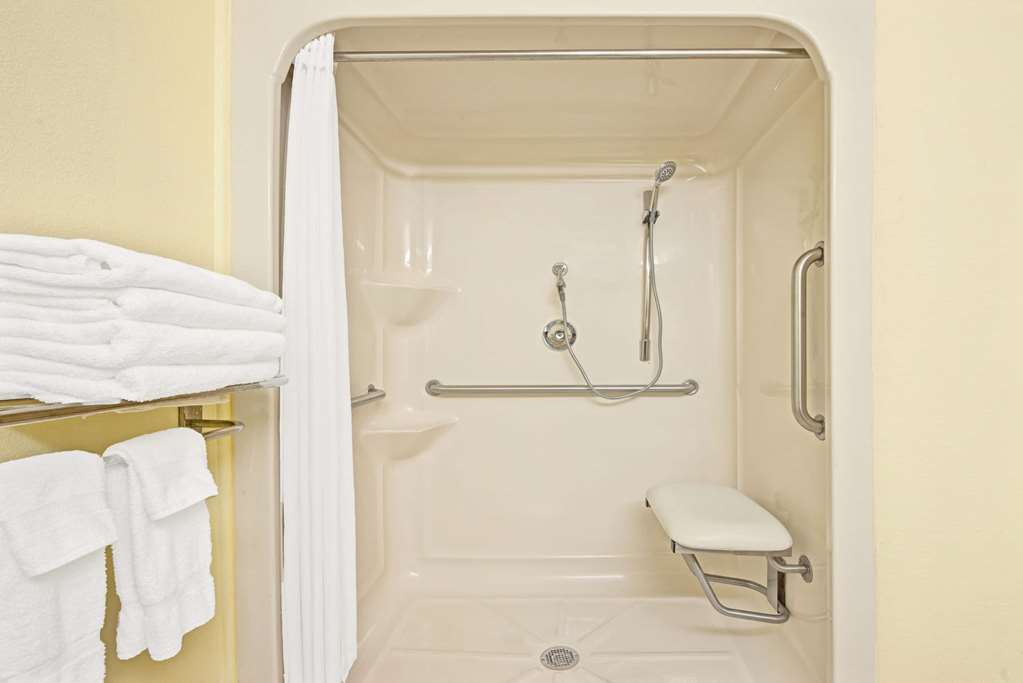 Microtel Inn & Suites by Wyndham Cordova Memphis I 40 East - photo 9