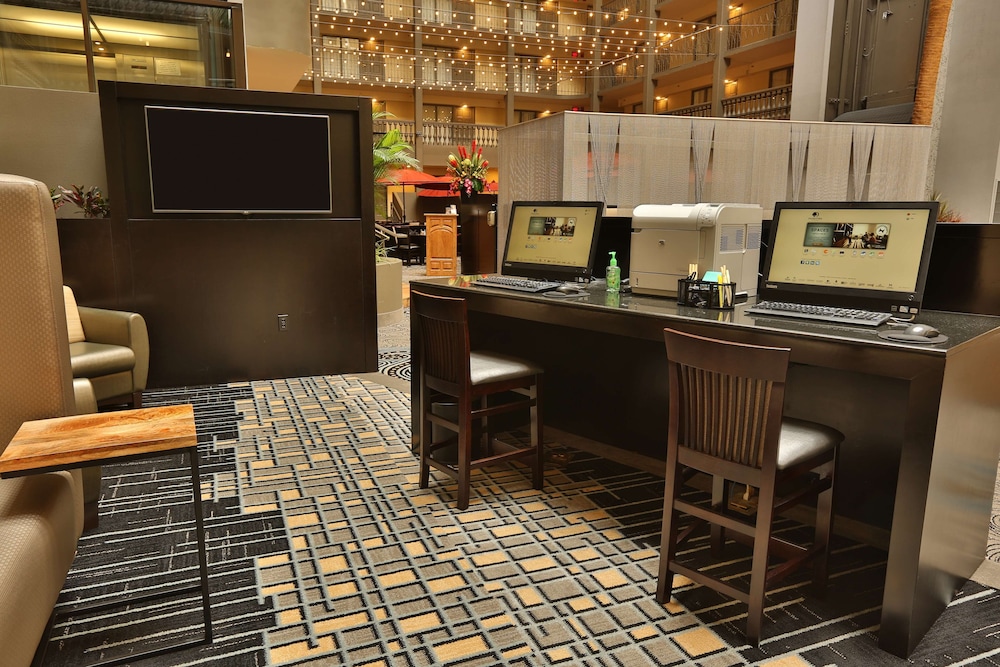 DoubleTree Suites by Hilton Hotel McAllen - photo 40